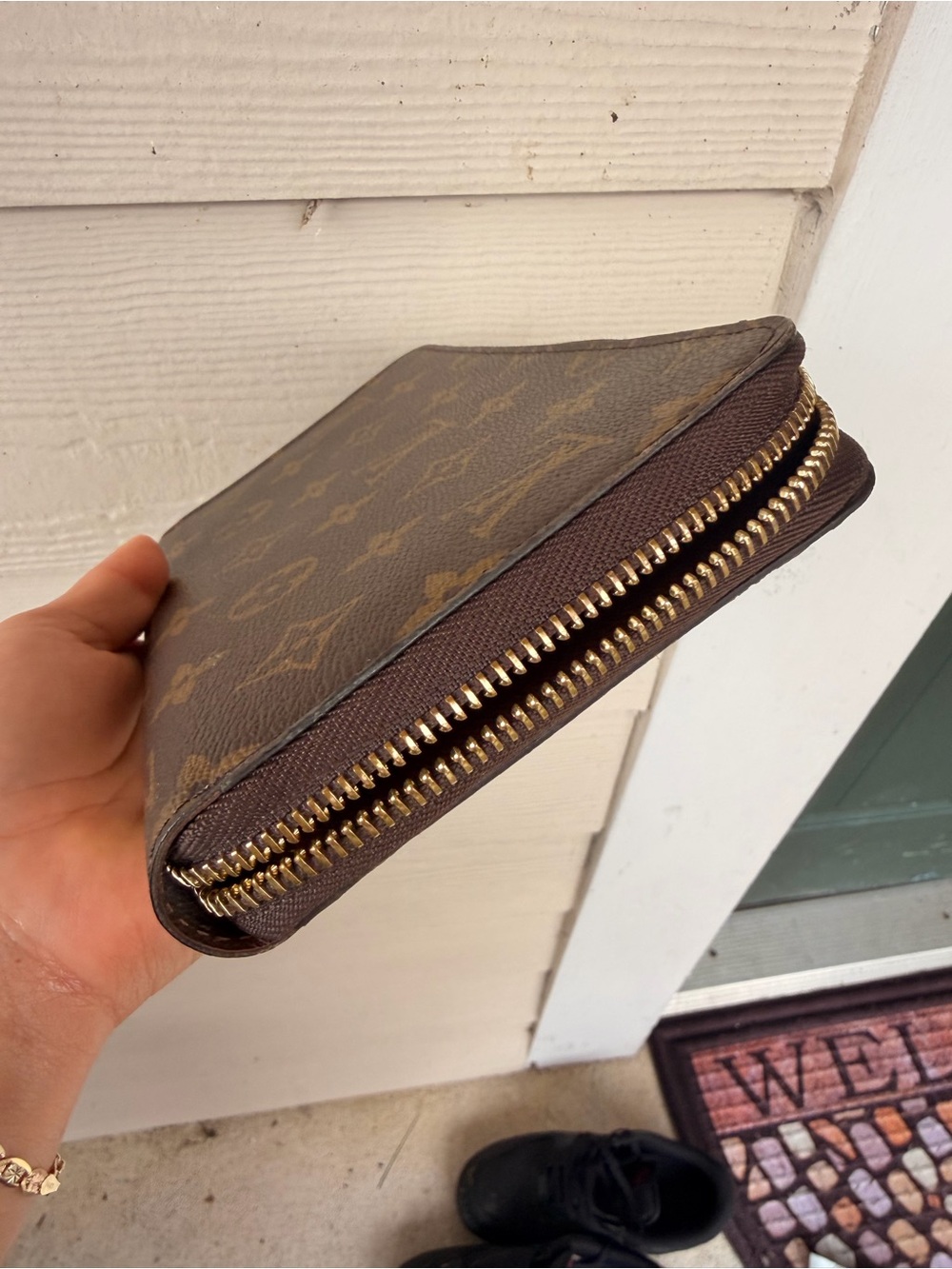 louis vuitton Monogram Zip Wallet
